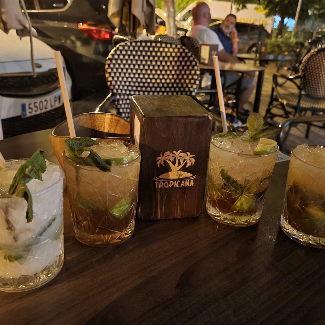 Tropicana Café Copas 1