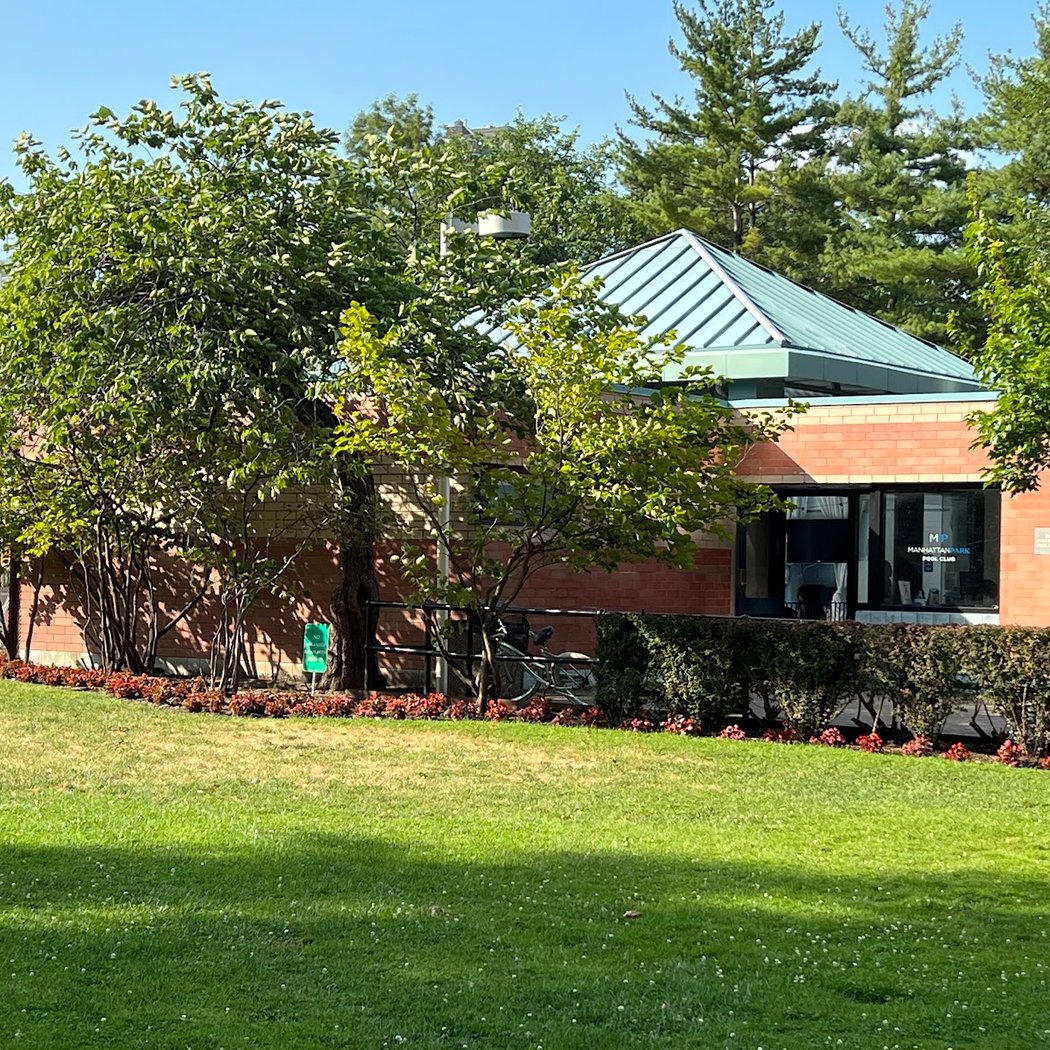 Manhattan Park Pool Club 4