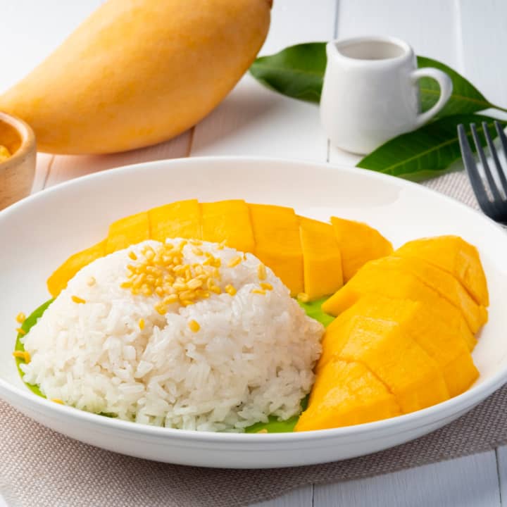 Authentic Thai Green Curry & Sticky Rice with Seasonal Fruit Cooking Class 2