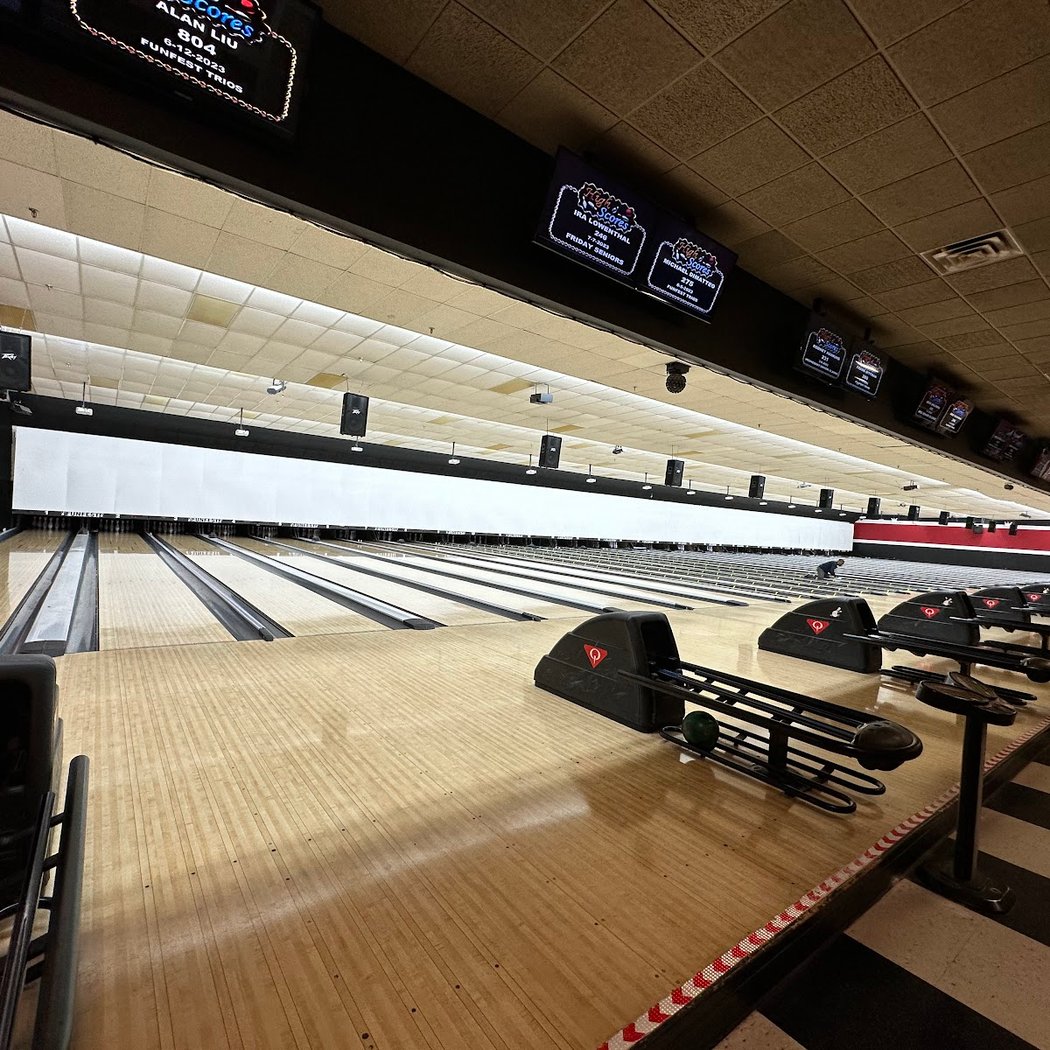 Gil Hodges Lanes 1