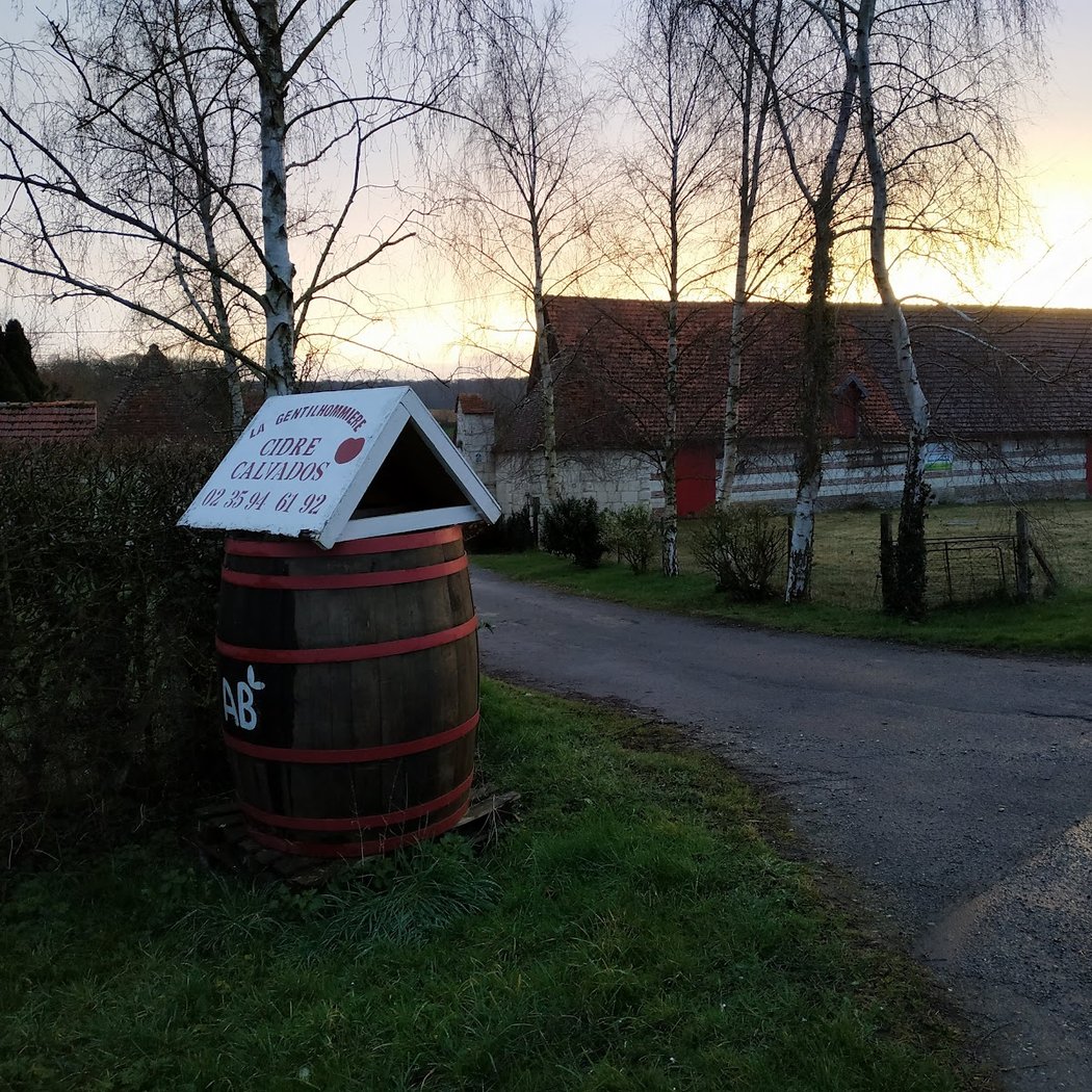 Les Vergers de la Gentilhommière producteur Bio de Jus de pomme - de Cidre - d'Aperitif des amis - de Calvados 3