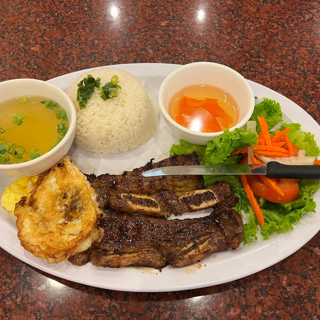Thiên Long Restaurant 3
