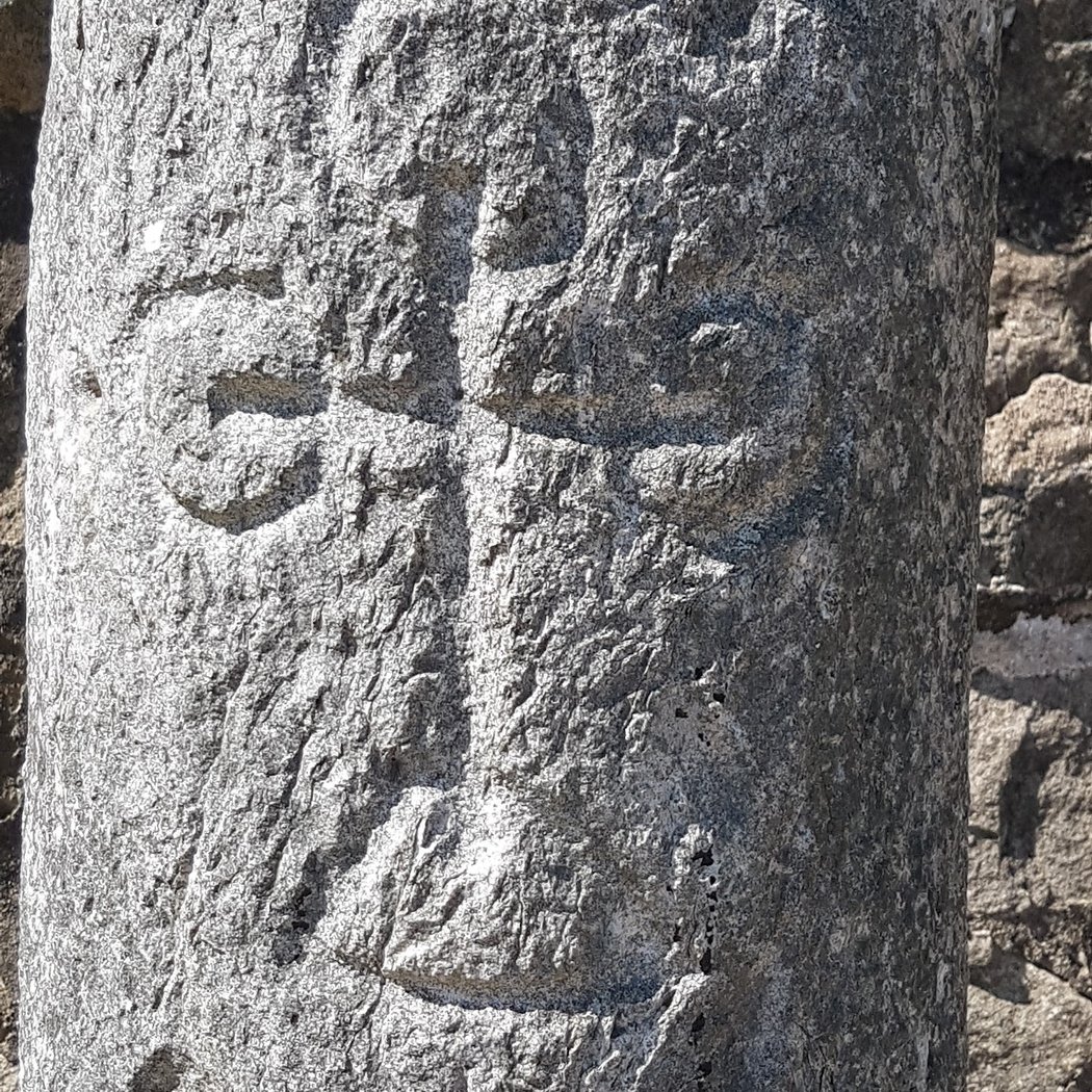 Croix de grès 2