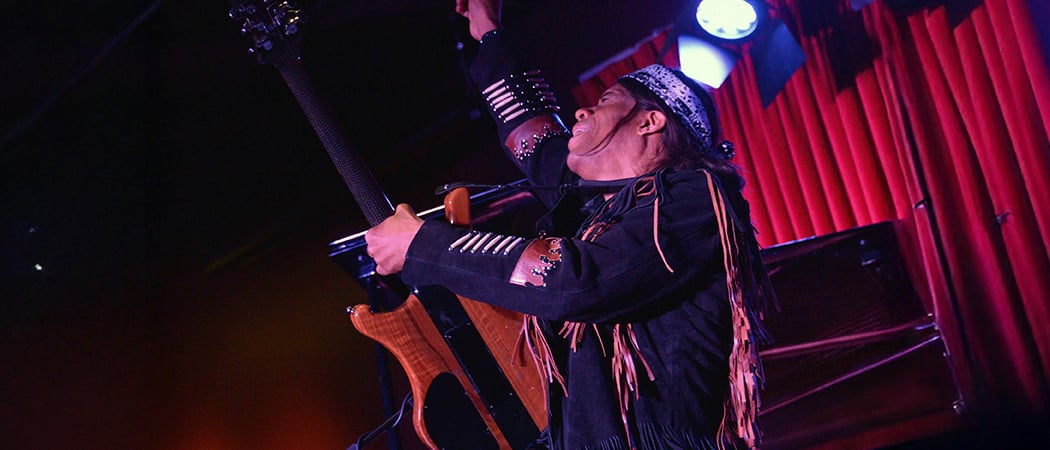 Stanley Jordan plays Jimi 1