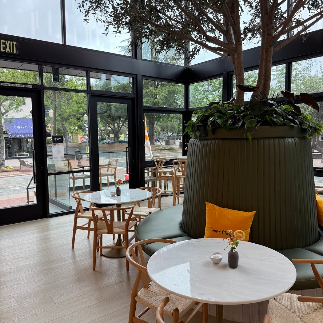 Luxe Bistro & Wine Bar 2