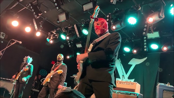 Los Straitjackets 1