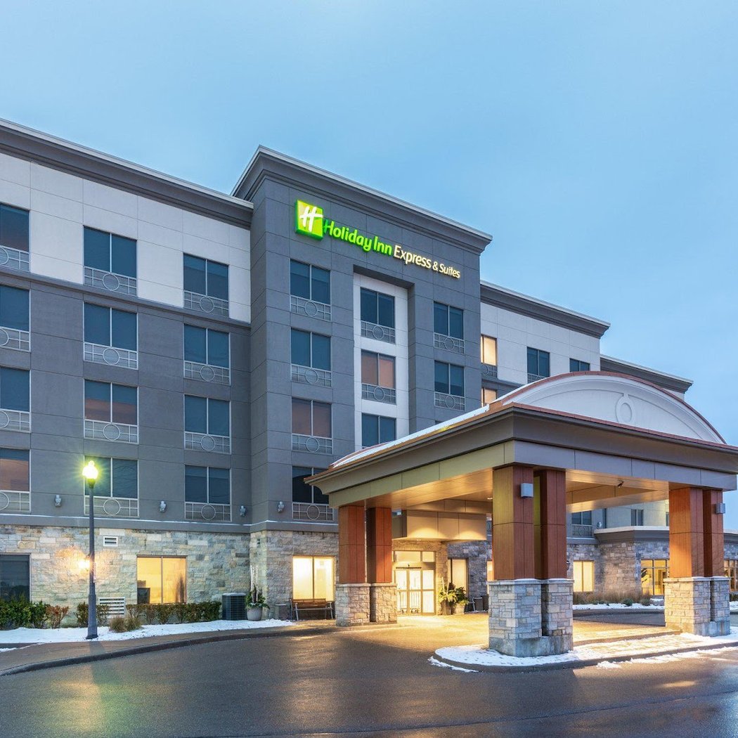 Holiday Inn Express & Suites Vaughan-Southwest by IHG 1