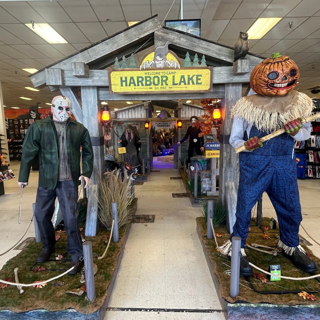 Spirit Halloween 1