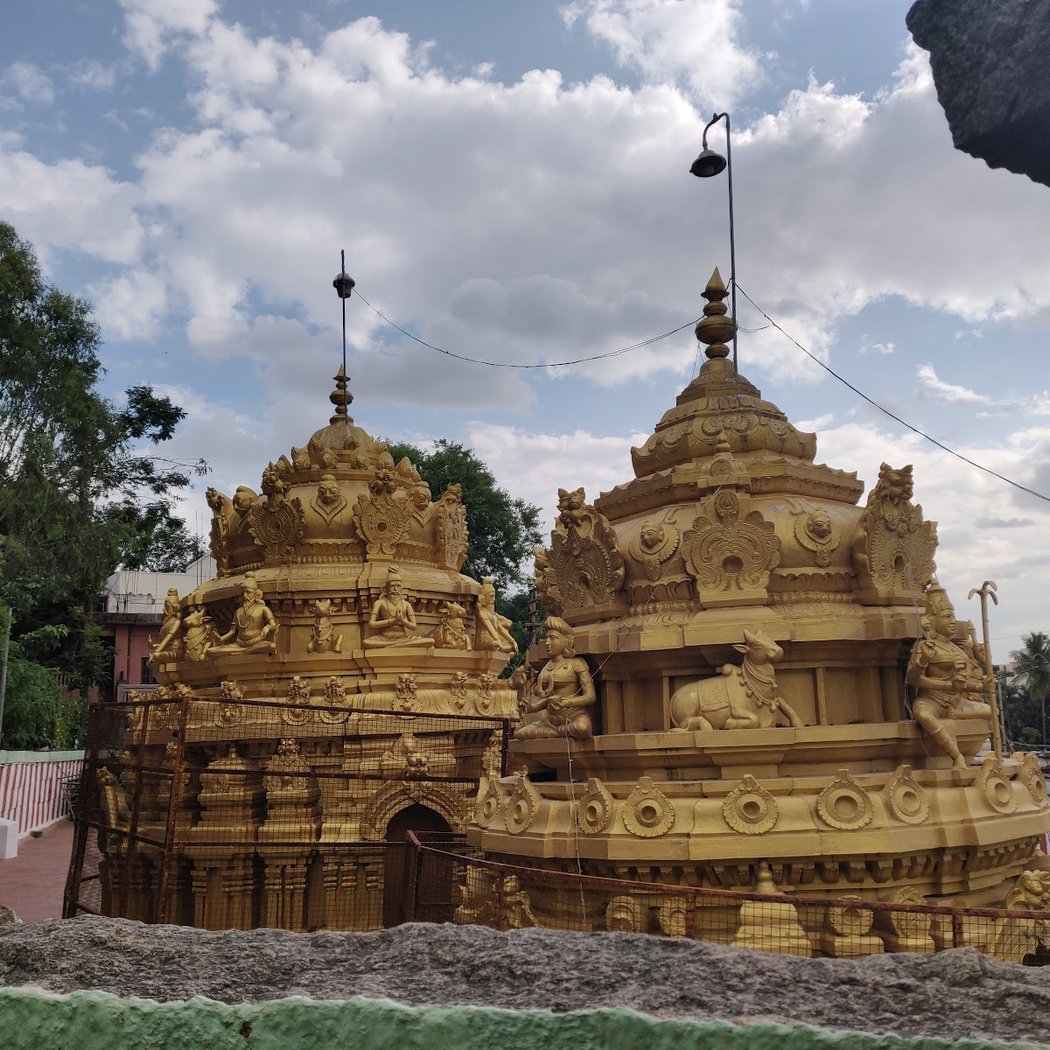 ಶಿವಲಿಂಗದ ಮೇಲೆ ಸೂರ್ಯರಶ್ಮಿ ಸ್ಪರ್ಶವಾದ ದೃಶ್ಯ🙏 3