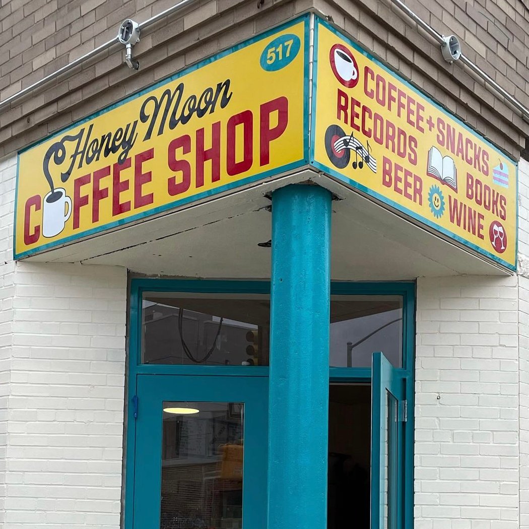 Honey Moon Coffee Shop 2