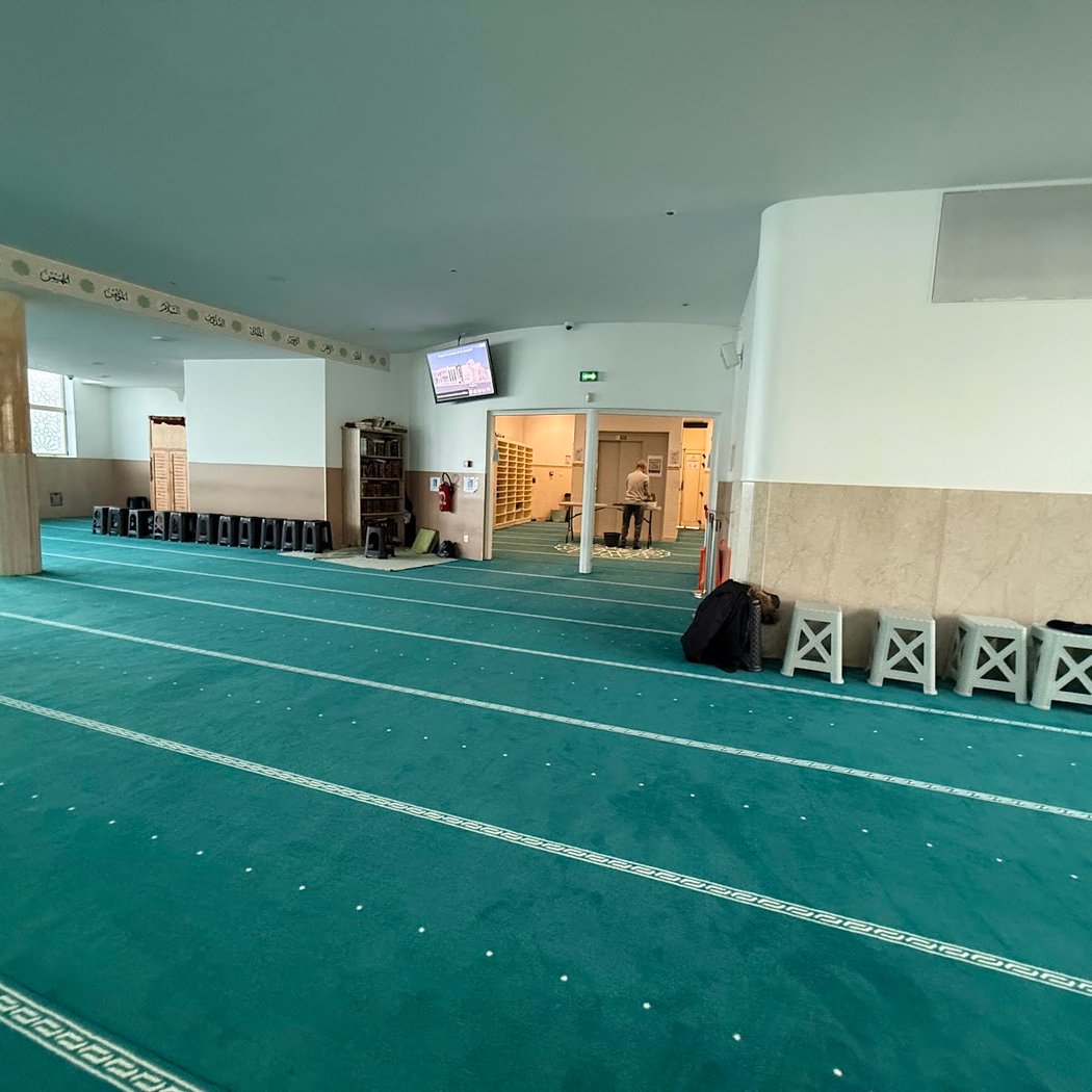 Villeneuve-la-Garenne Central Mosque 3