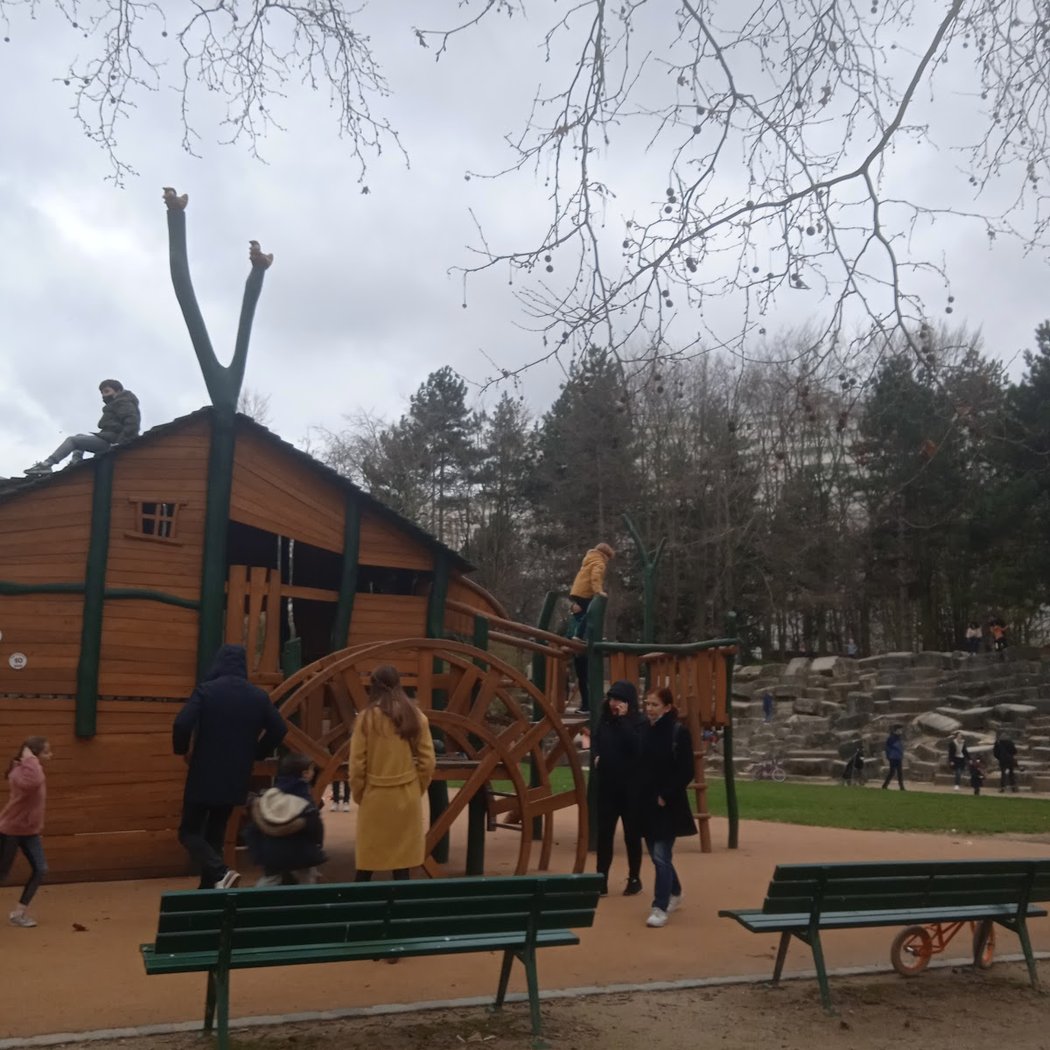 Terrain de Jeux des Enfants du Parc Georges Brassens 3