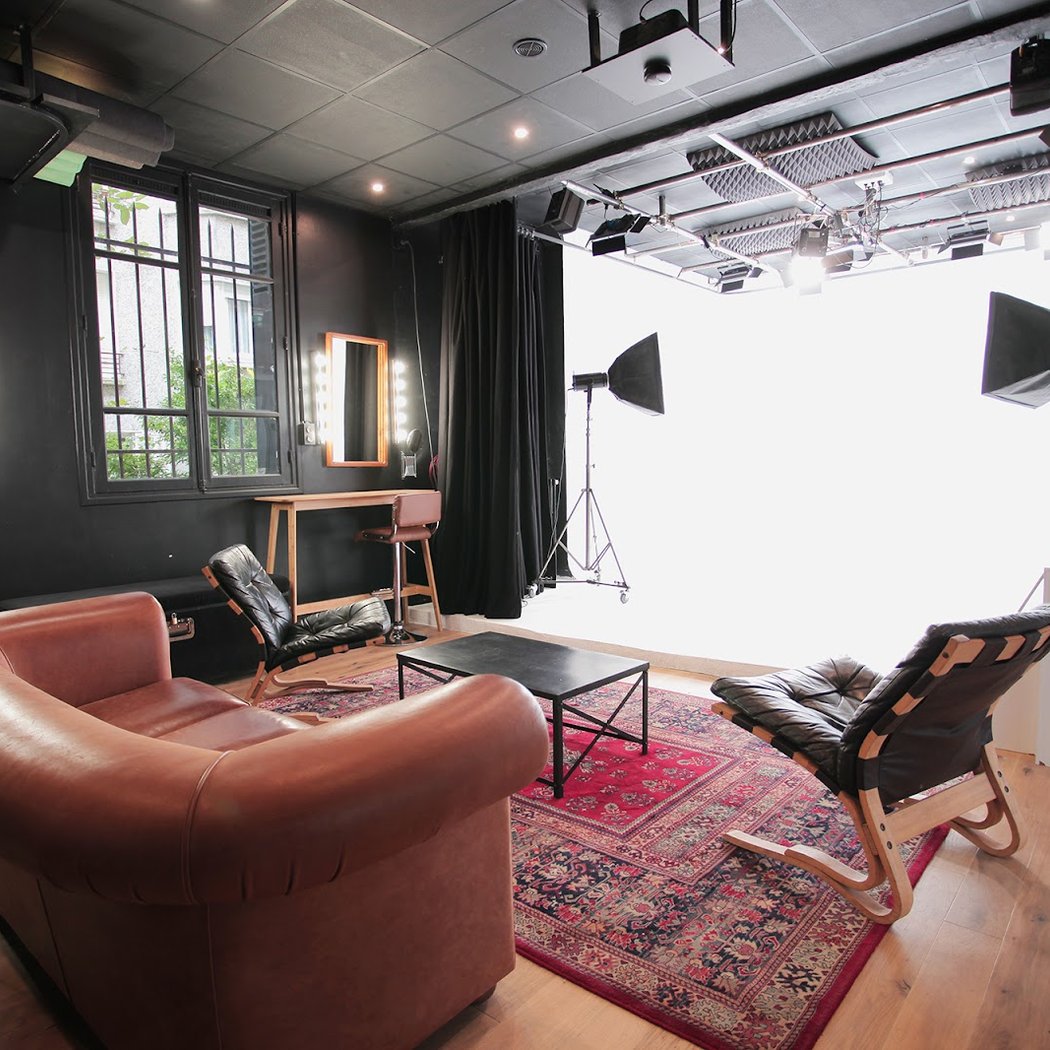 LEIZART STUDIO 2