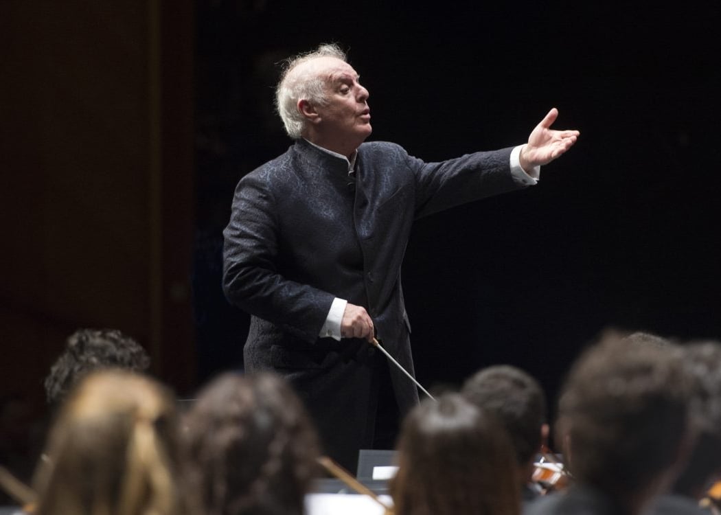 Daniel Barenboim and West-Eastern Divan Orchestra: Schumann and Schubert