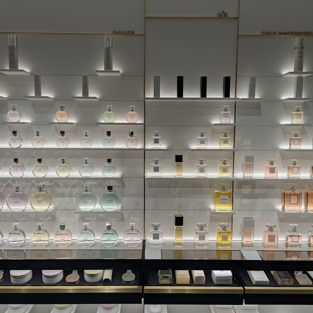 CHANEL PARFUMS ET BEAUTÉ PASSY 3