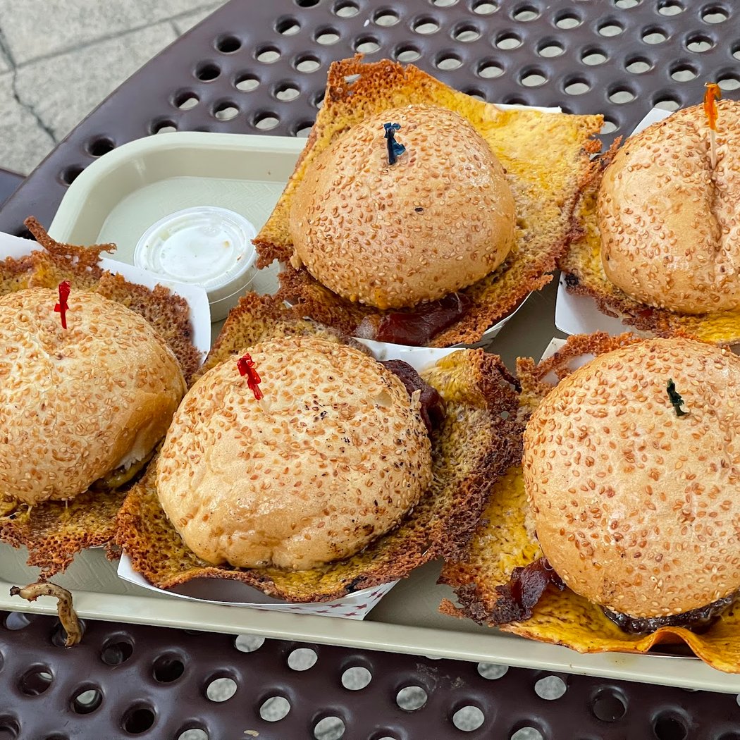 Squeeze Inn Hamburgers 3