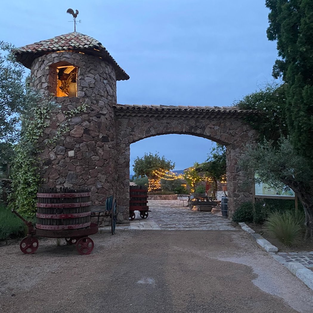 Vins Côtes de Provence Château Saint-Roux Cave & E-Boutique 2