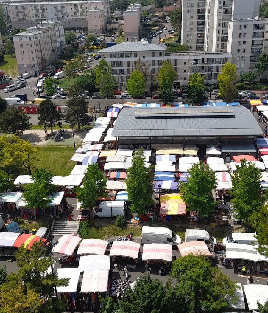 Vide grenier - vide dressing 1