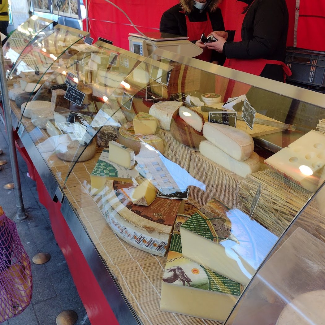 Marché Olympe de Gouges 3