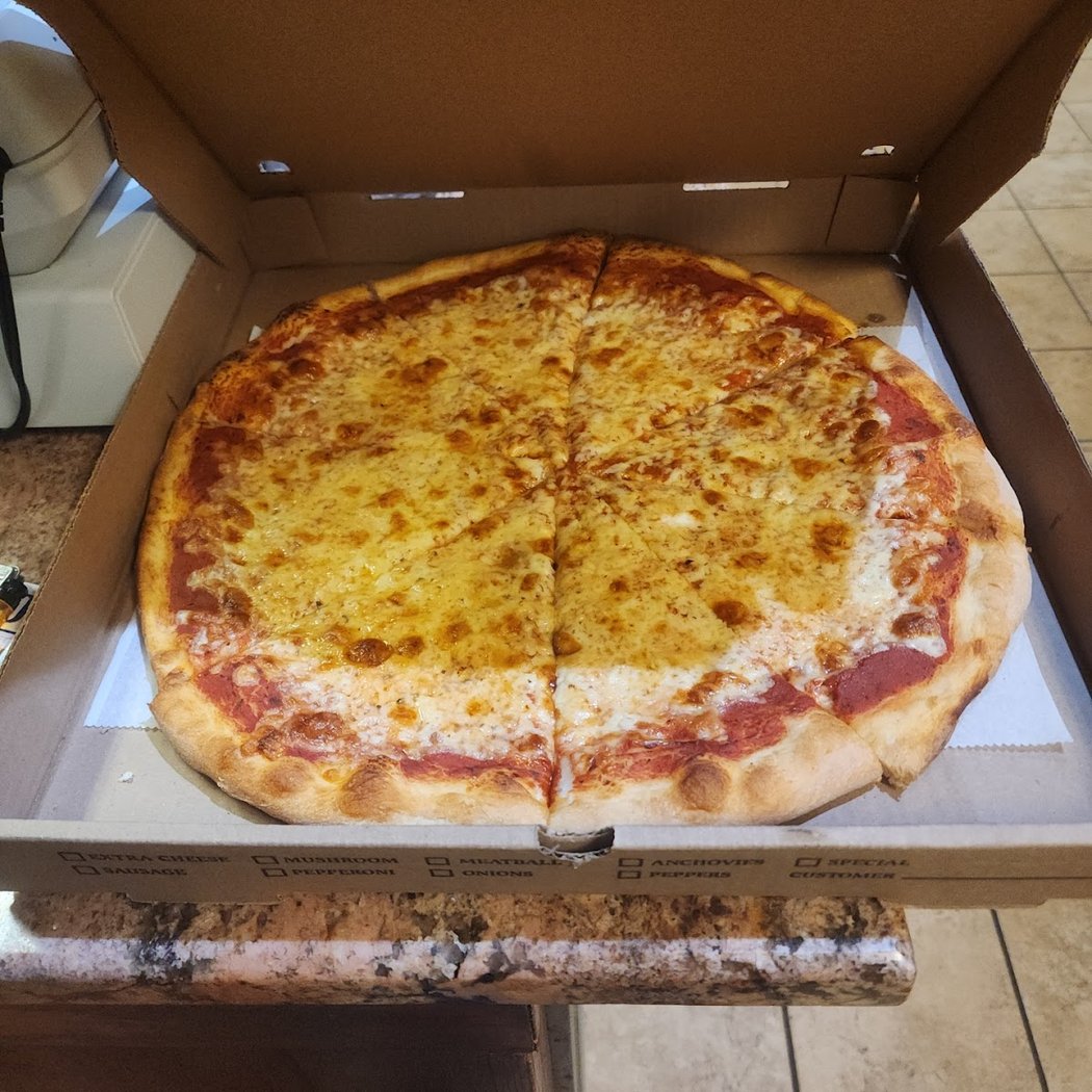 Hyde Park Pizza & Gyros 1