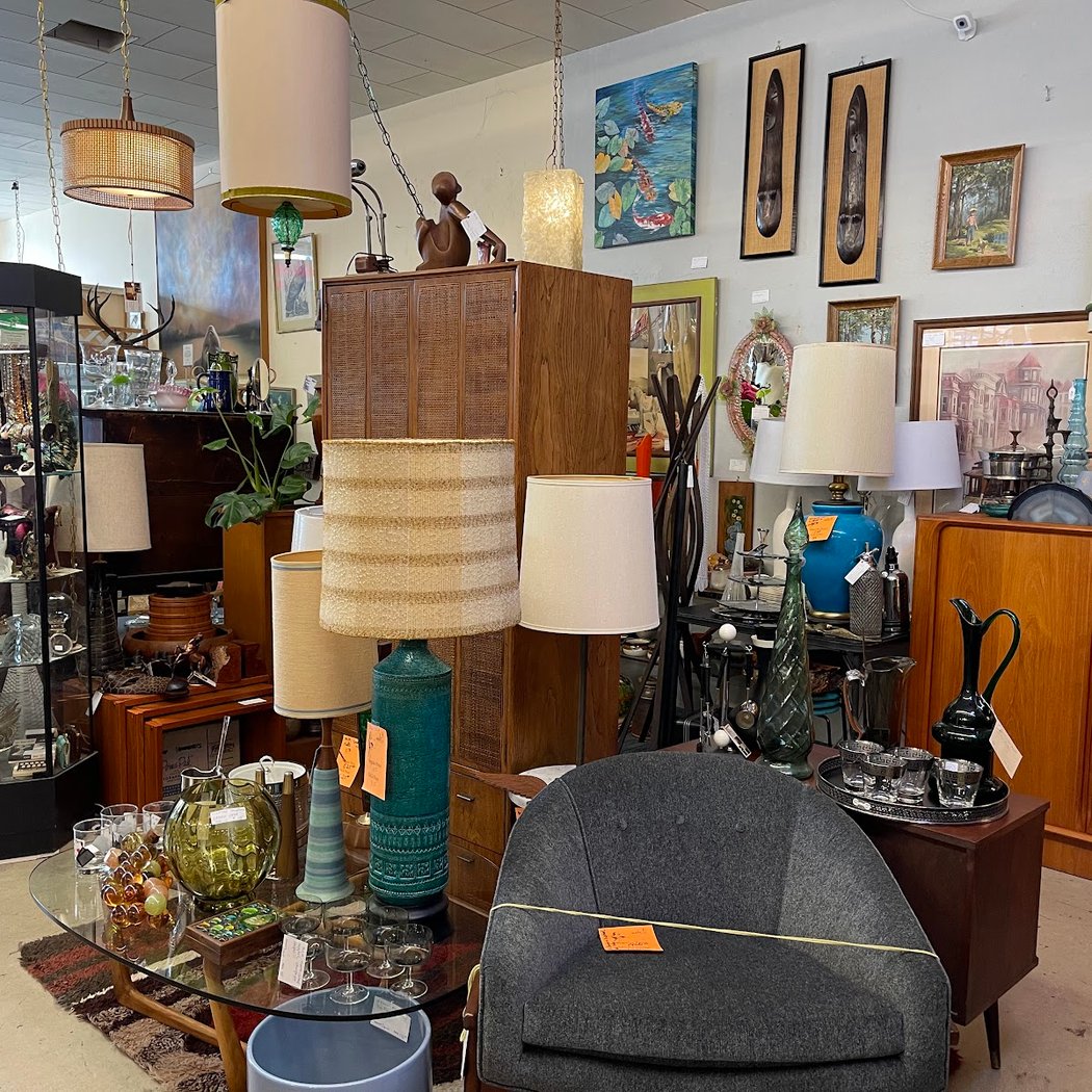 Antiques Colony 1