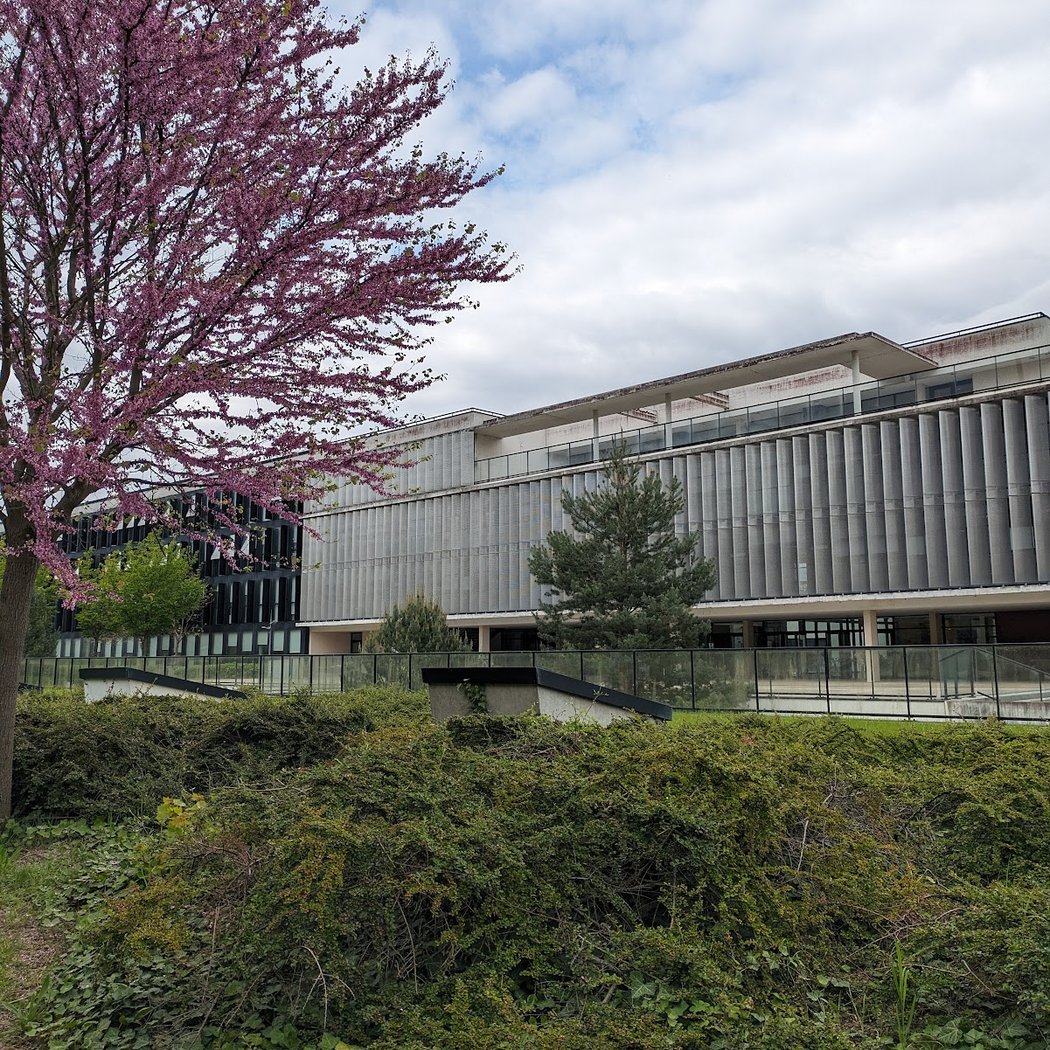 Richelieu High School 1