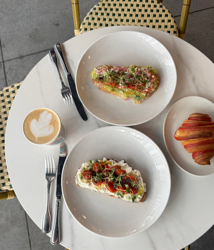 Le Lis Cafe 3
