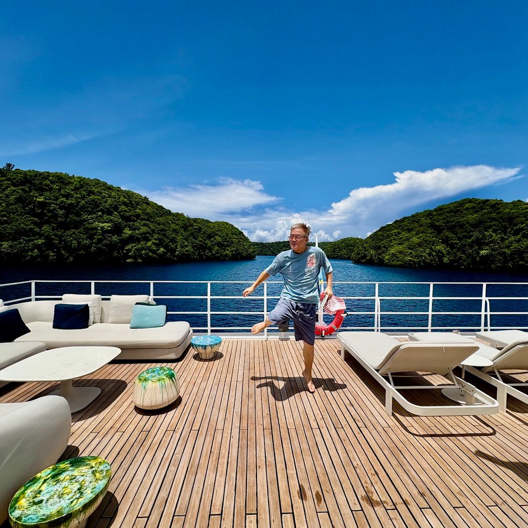 Four Seasons Explorer, Palau - Cruising Resort 3