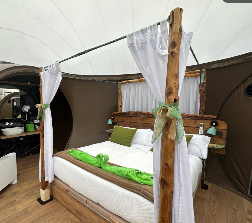 Cosmoveros Hotel Burbuja 2