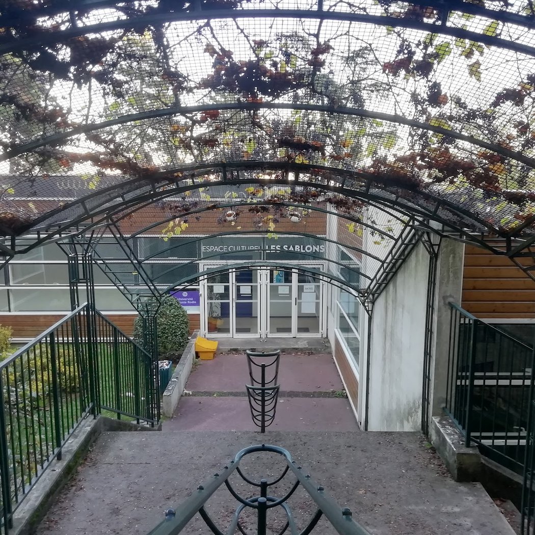 Les Sablons Cultural Space 1