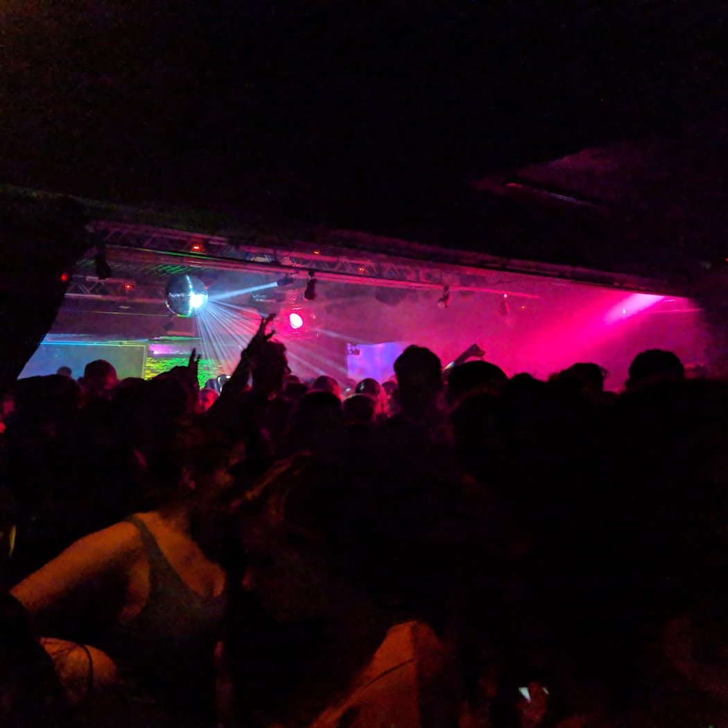 LIVE 3