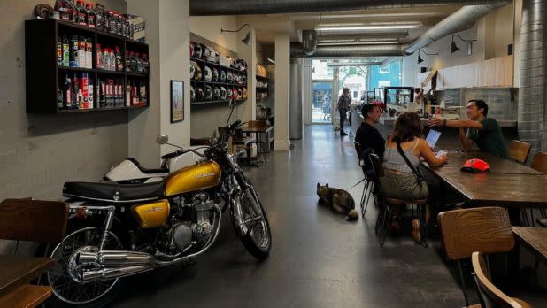 MOTO Coffee/Machine 1