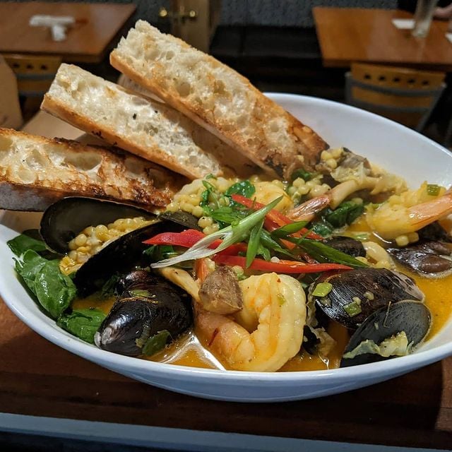 Pearl Restaurant & Oyster Bar 1