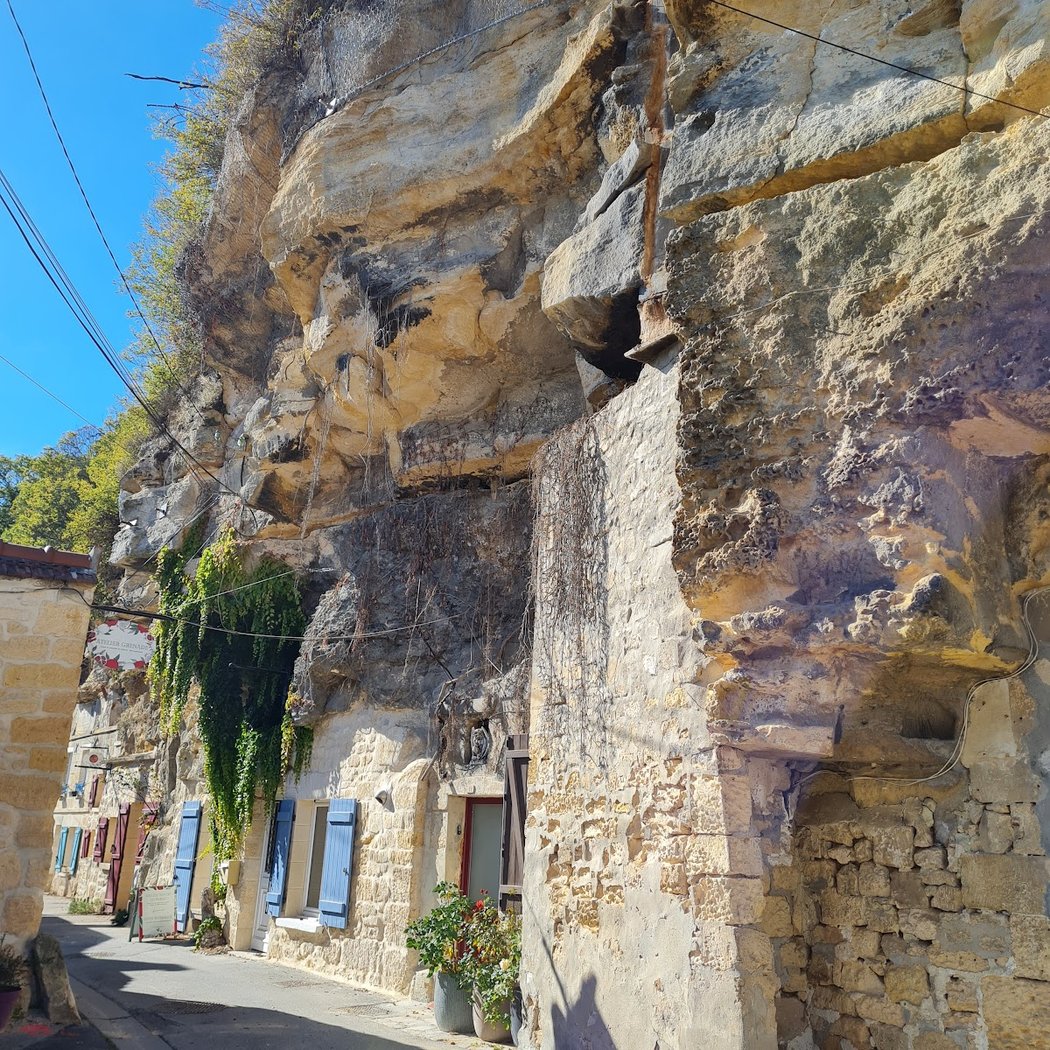 Village troglodyte 3
