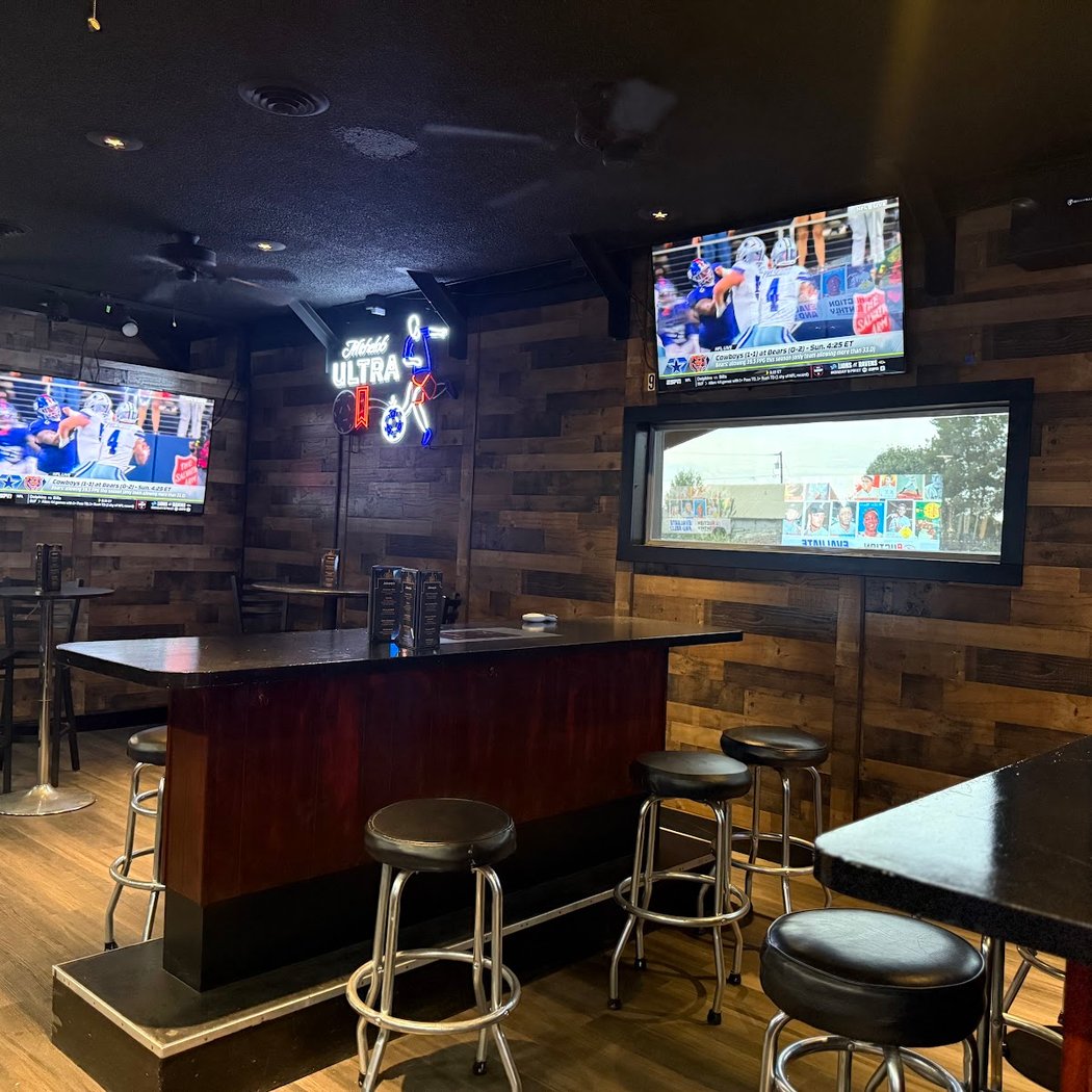 Johnny's Lounge 2