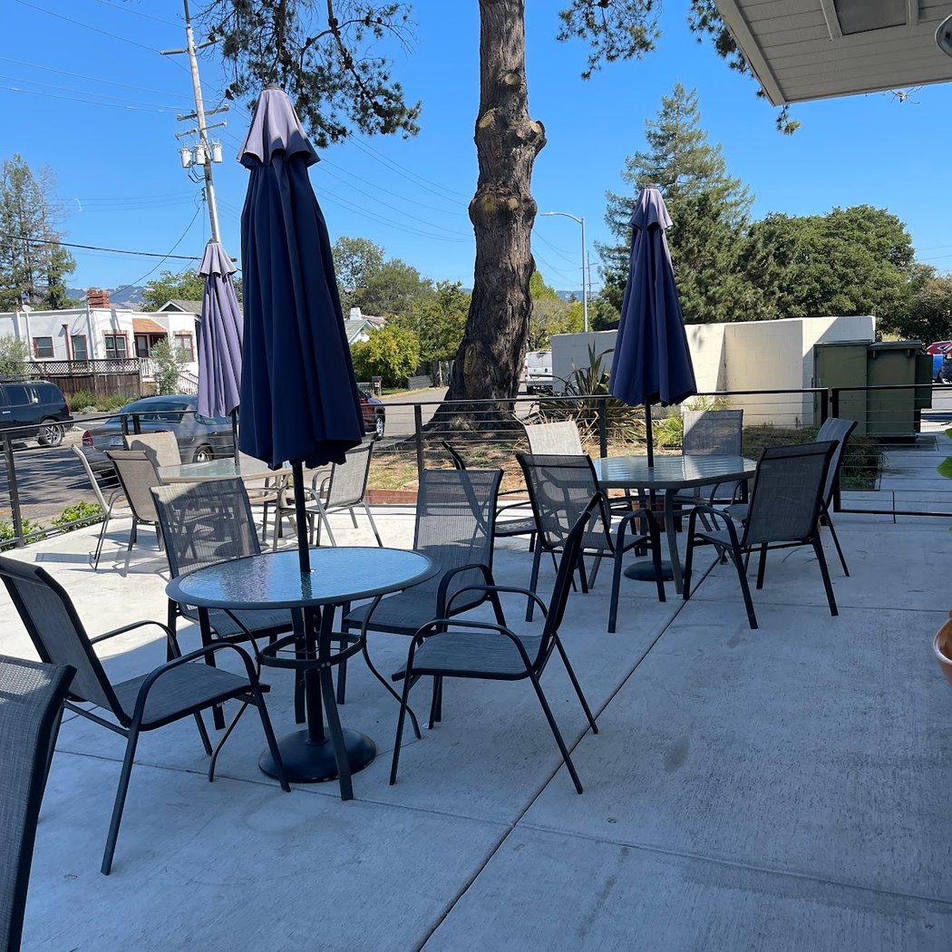 Boulevard Cafe & Grill 2