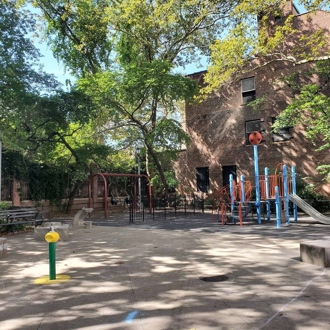 Sixteen Sycamores Playground 3