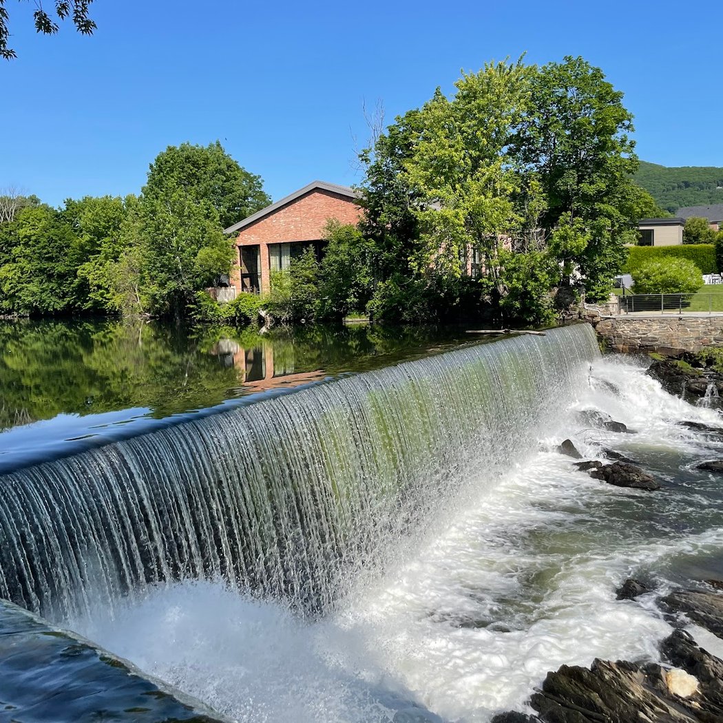 Fishkill Overlook Falls 1