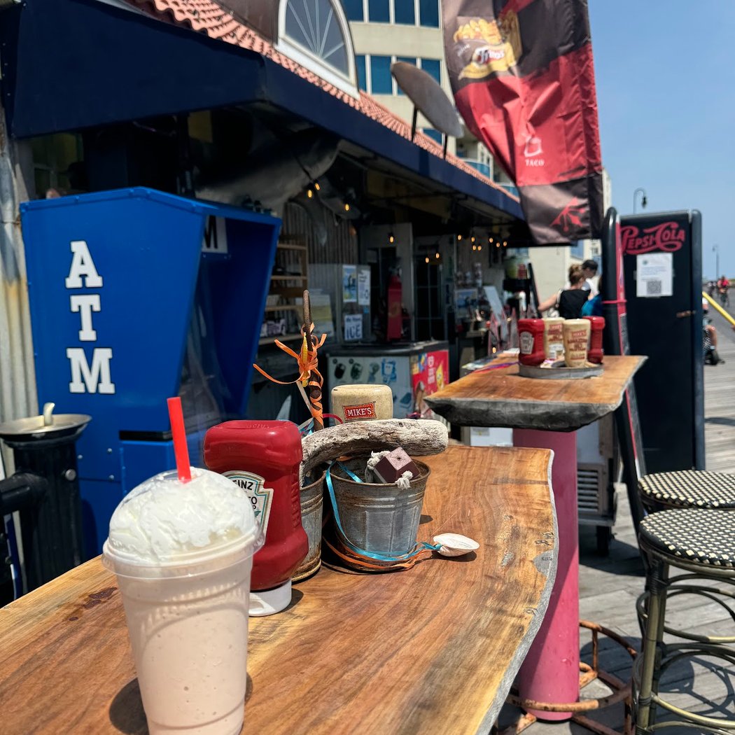 LAZAR GLIZZY Surfside Eats 1