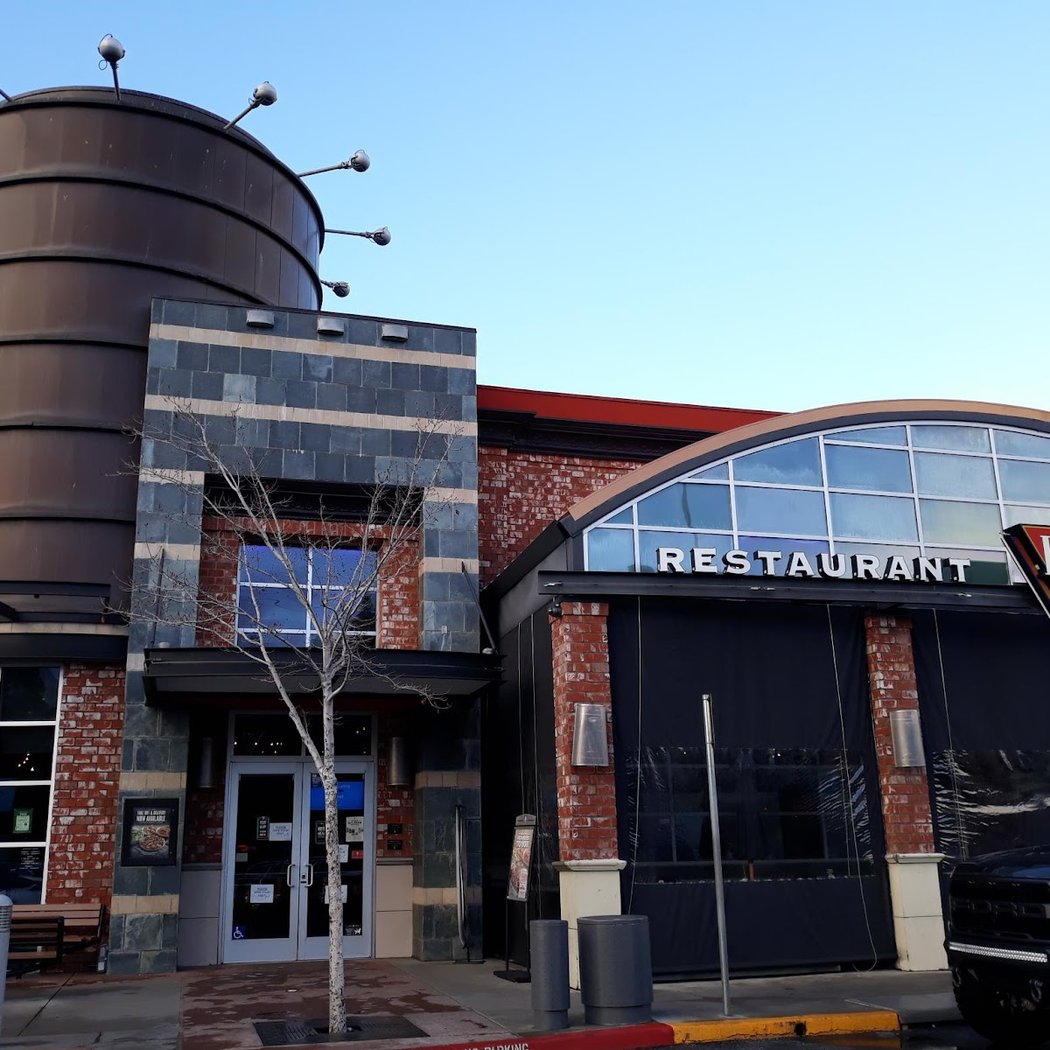 BJ's Restaurant & Brewhouse 2