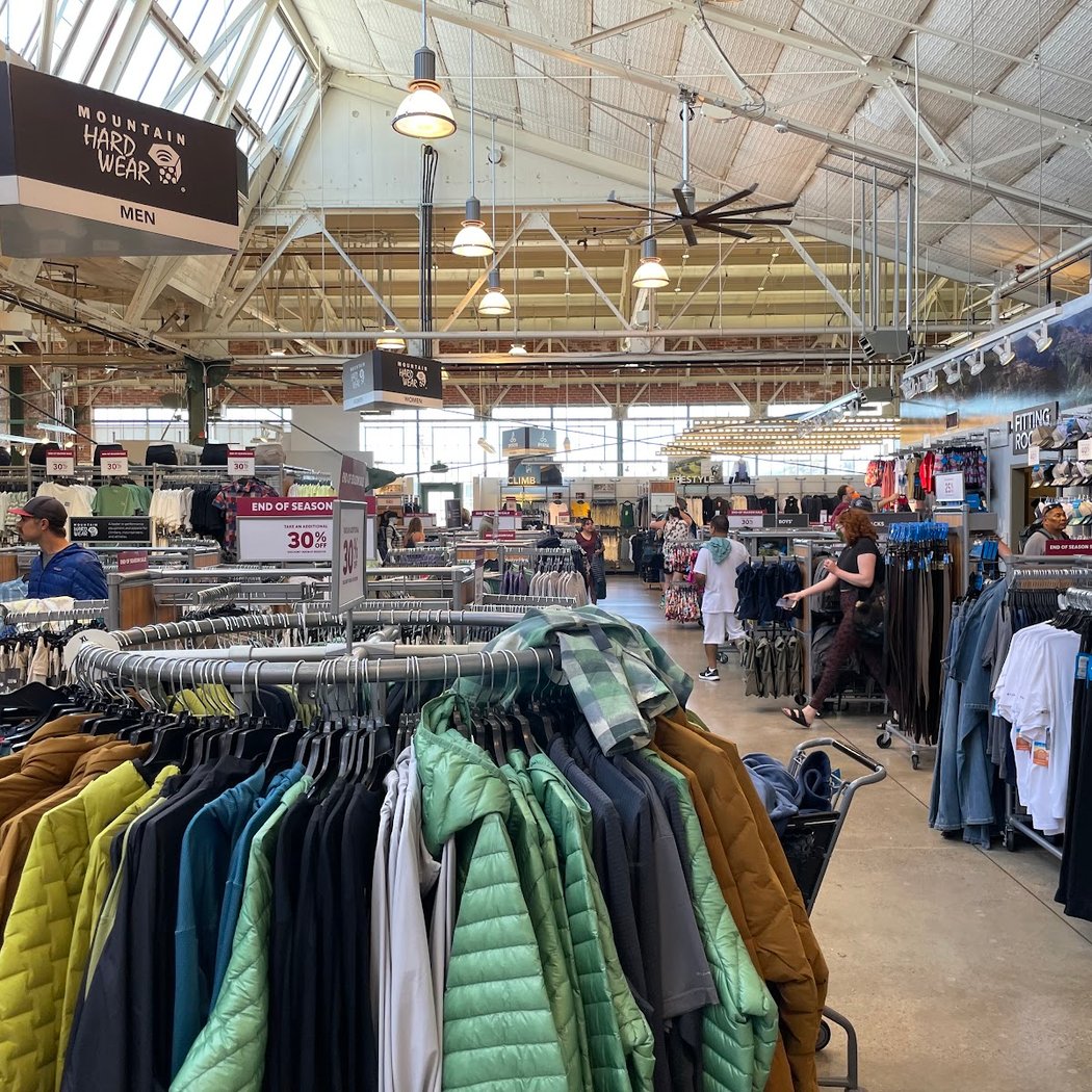 Columbia Sportswear Company Employee Store 3