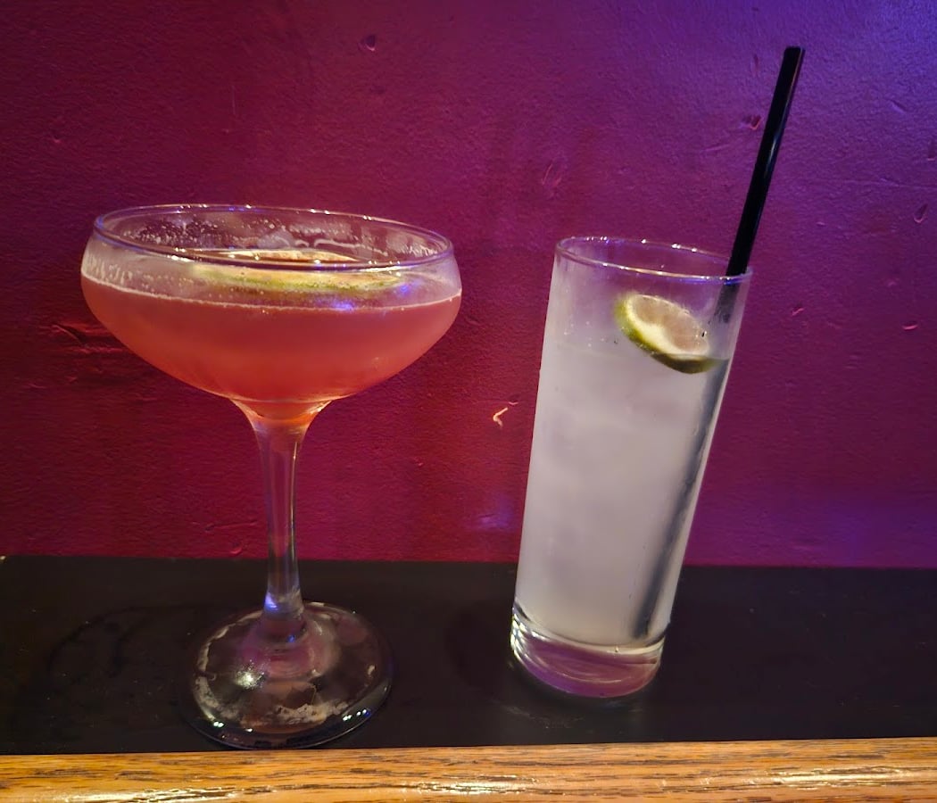 Alex's Bar 1
