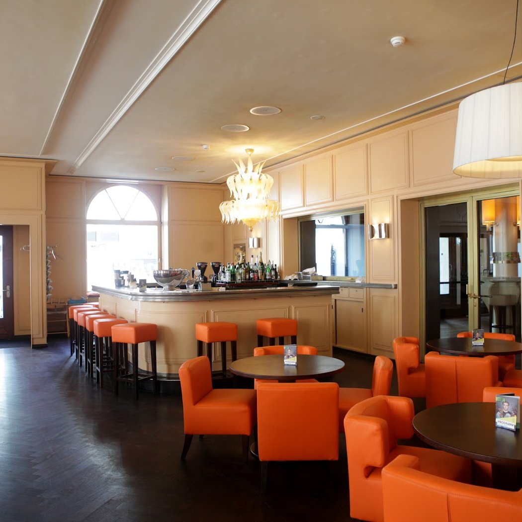 Champagne & Dine 3