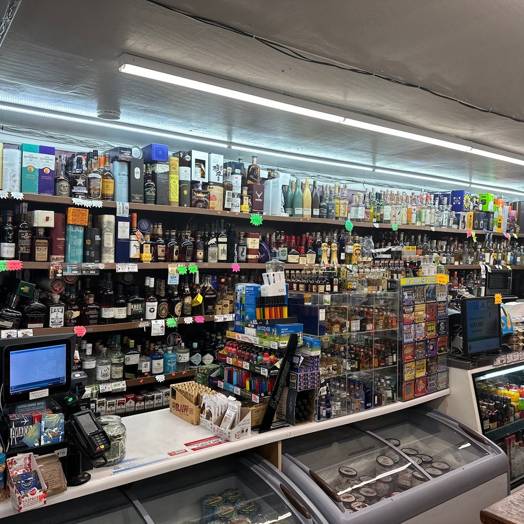 Pine & Jones Market 3