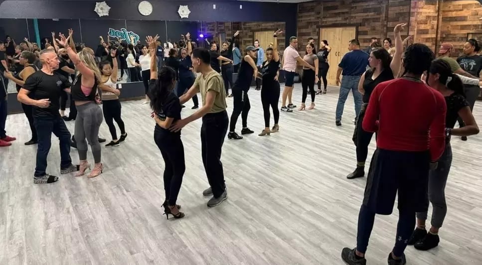 Salsa Beginner 1 Bootcamp with Lorenza 2