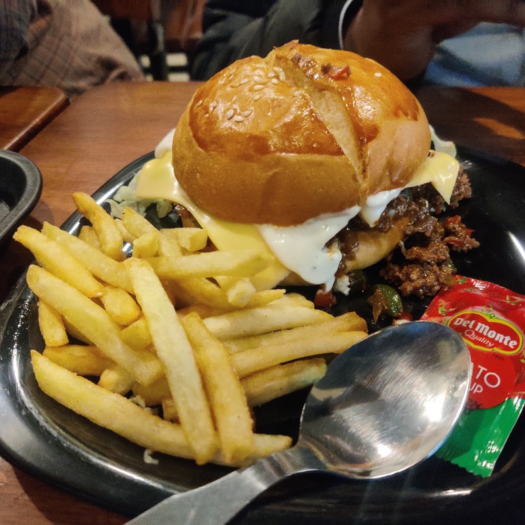 Sanky's Burger House 3
