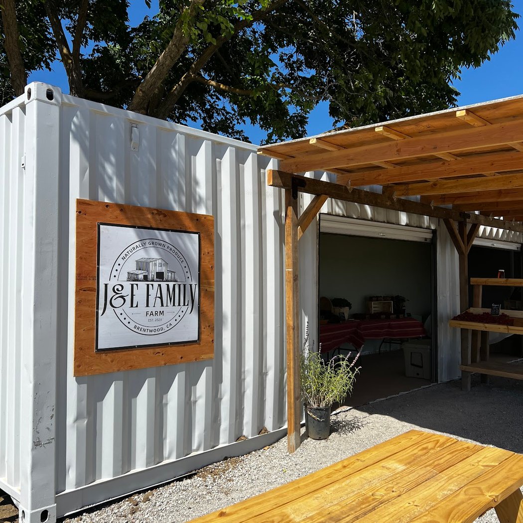 J&E Family Farm - Farm Stand 4