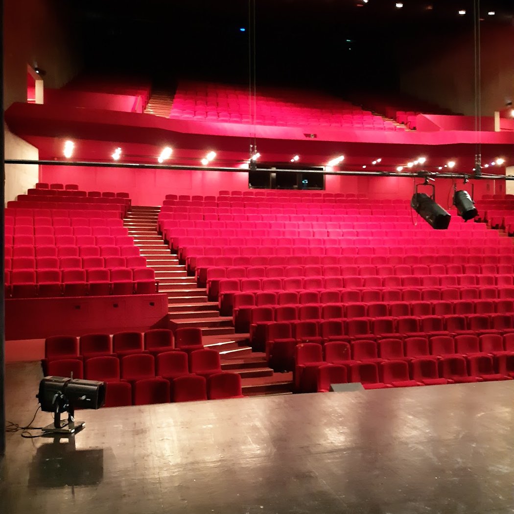 Le Théâtre 1