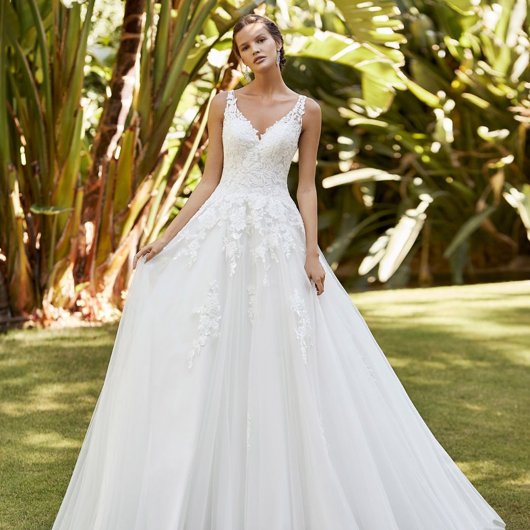 Olghita Pias, Versailles wedding dresses 1