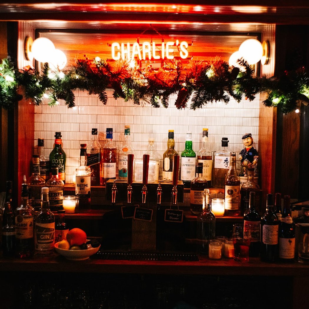 Happy Hour at The Bonnie 3